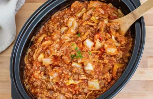 cabbagerollslowcookercasserole485572873_savorysecretsrecipes_com