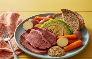 cookingcabbageandpotatoesseparatefromcornedbeef501357617_savorysecretsrecipes_com